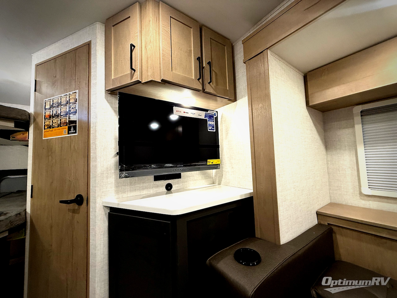 2026 Ember Overland Series 221MSL Photo 11