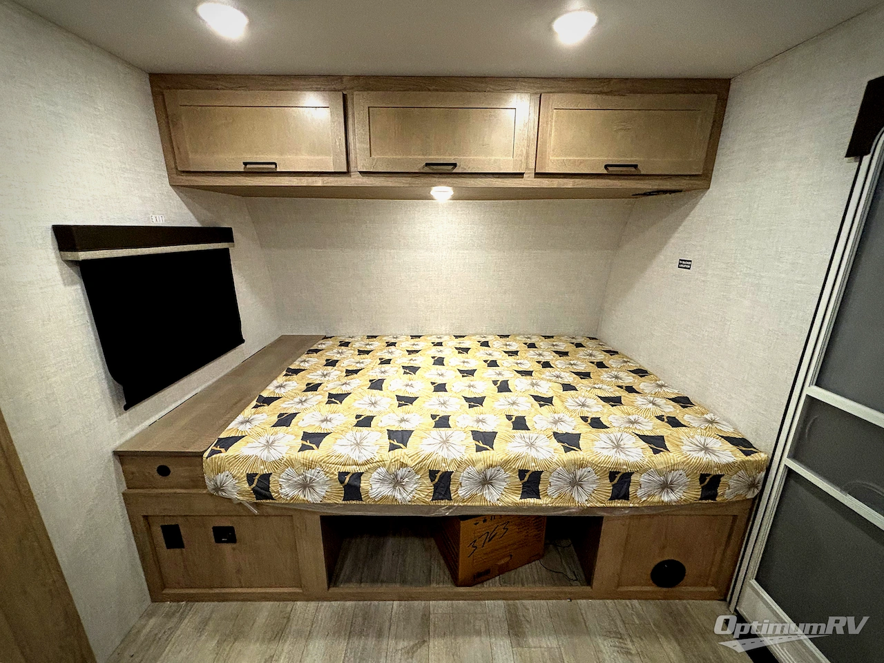 2026 Ember E-Series 19ETS Photo 6