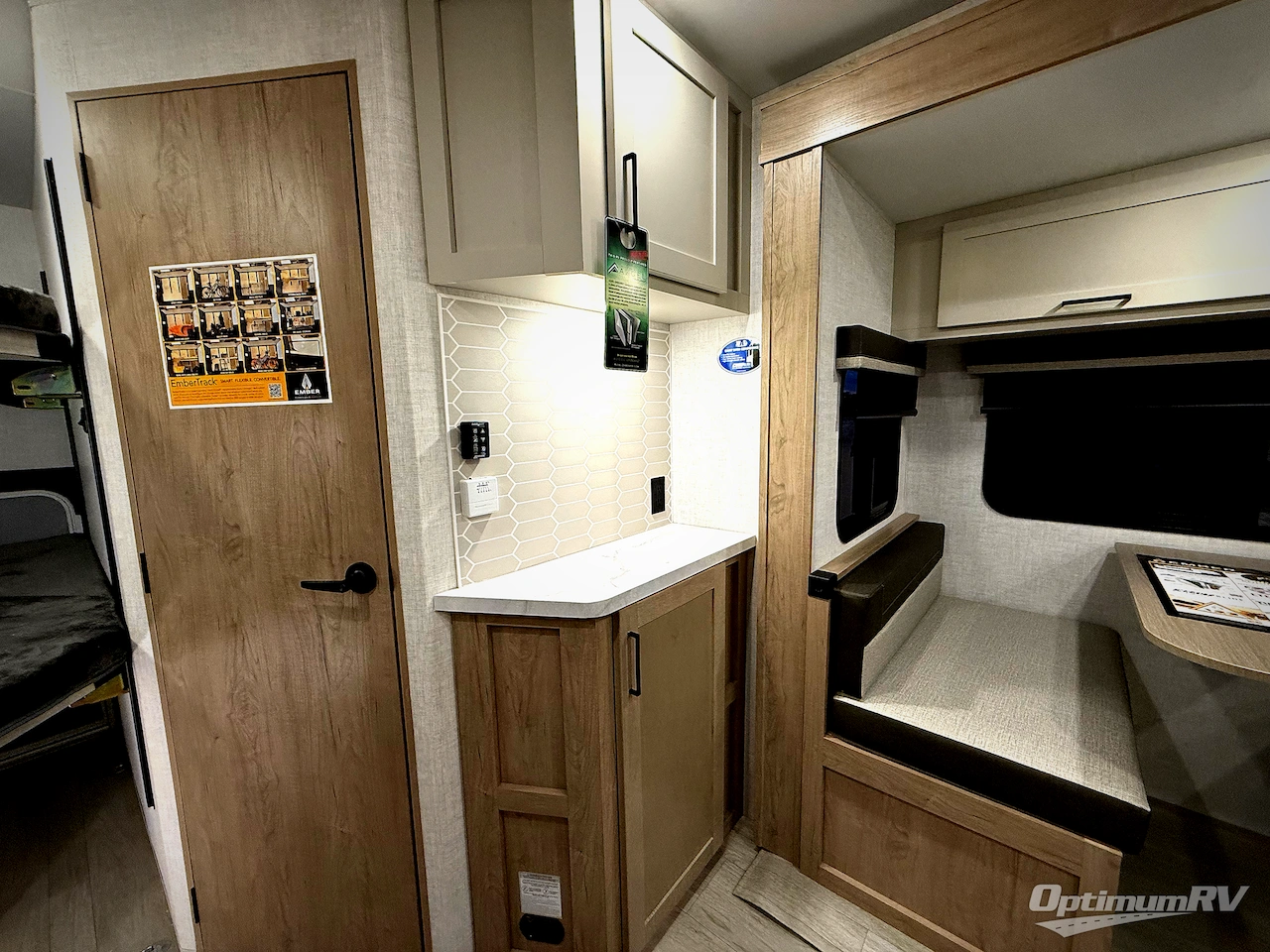 2026 Ember E-Series 26ETS Photo 8