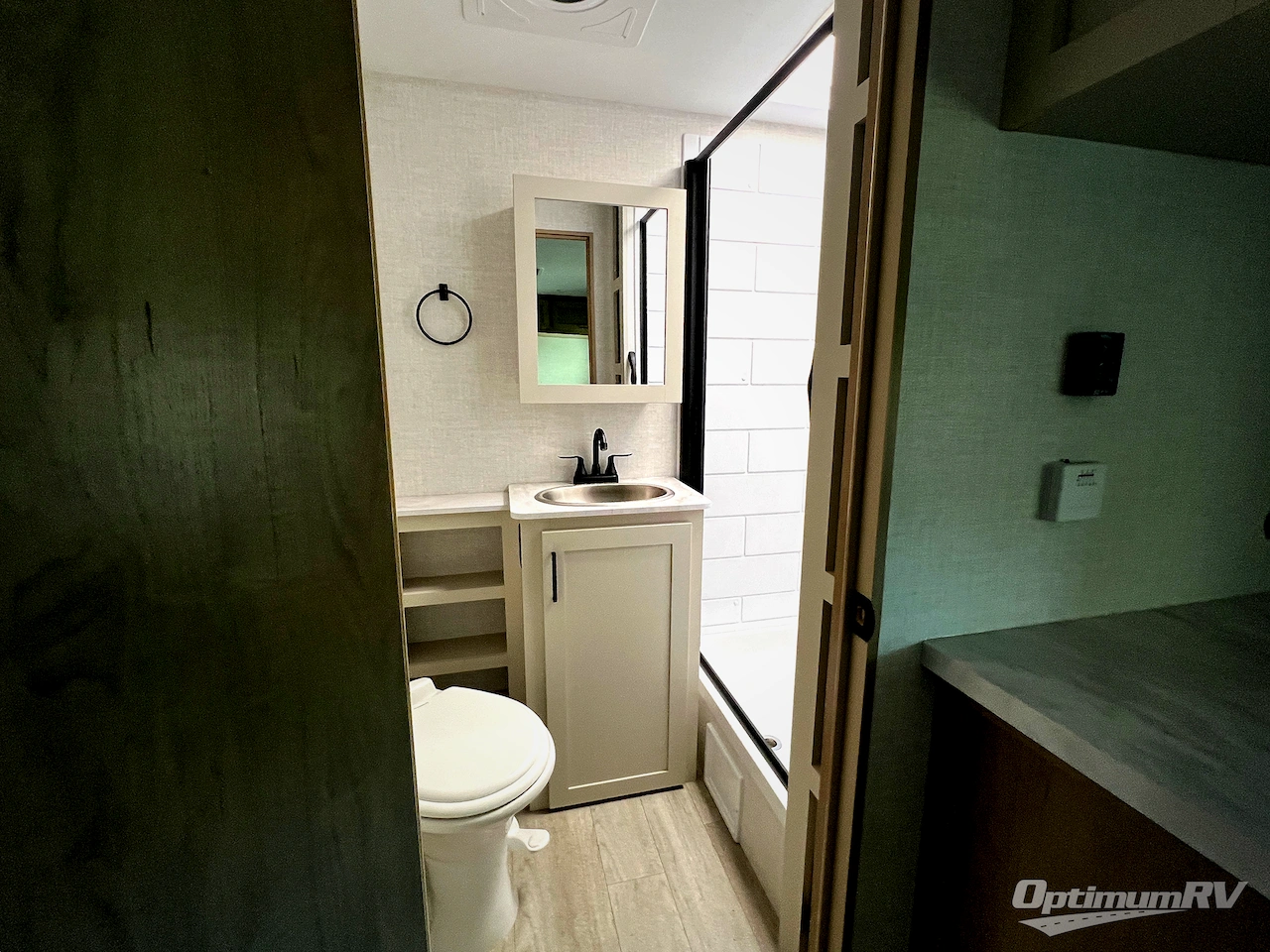 2026 Ember E-Series 18RBE Photo 15