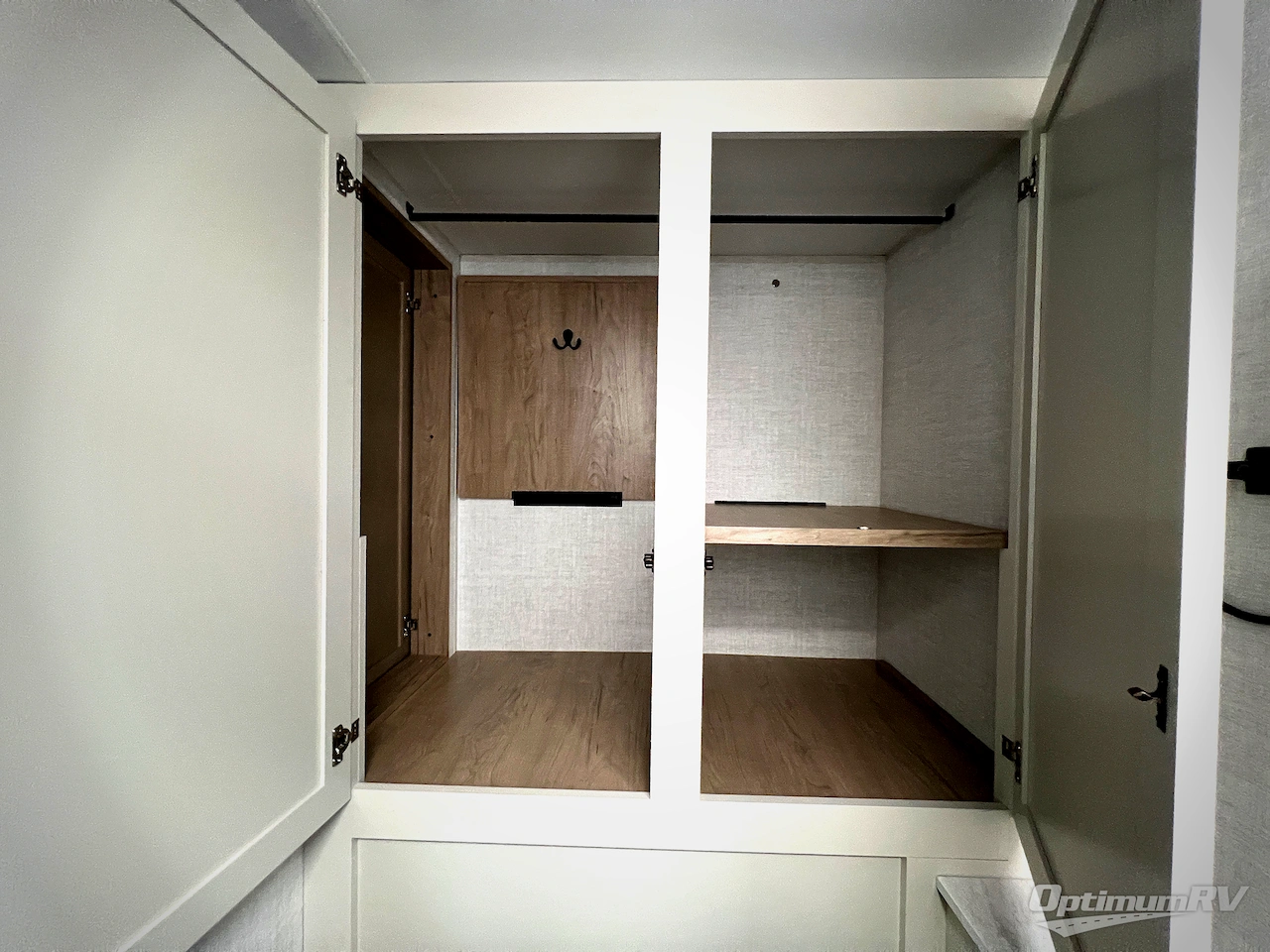 2026 Ember E-Series 18RBE Photo 18