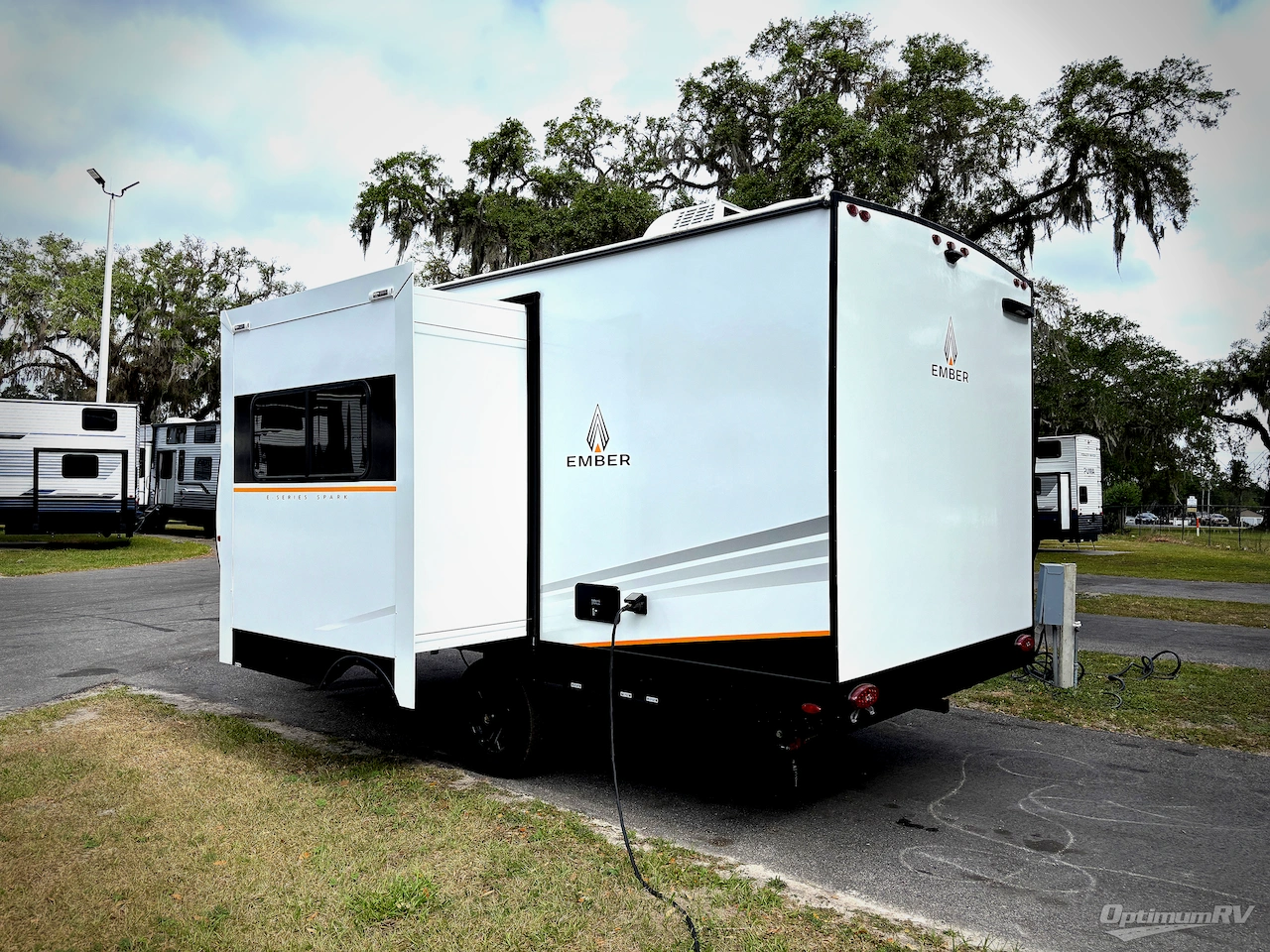 2026 Ember E-Series 18RBE Photo 3