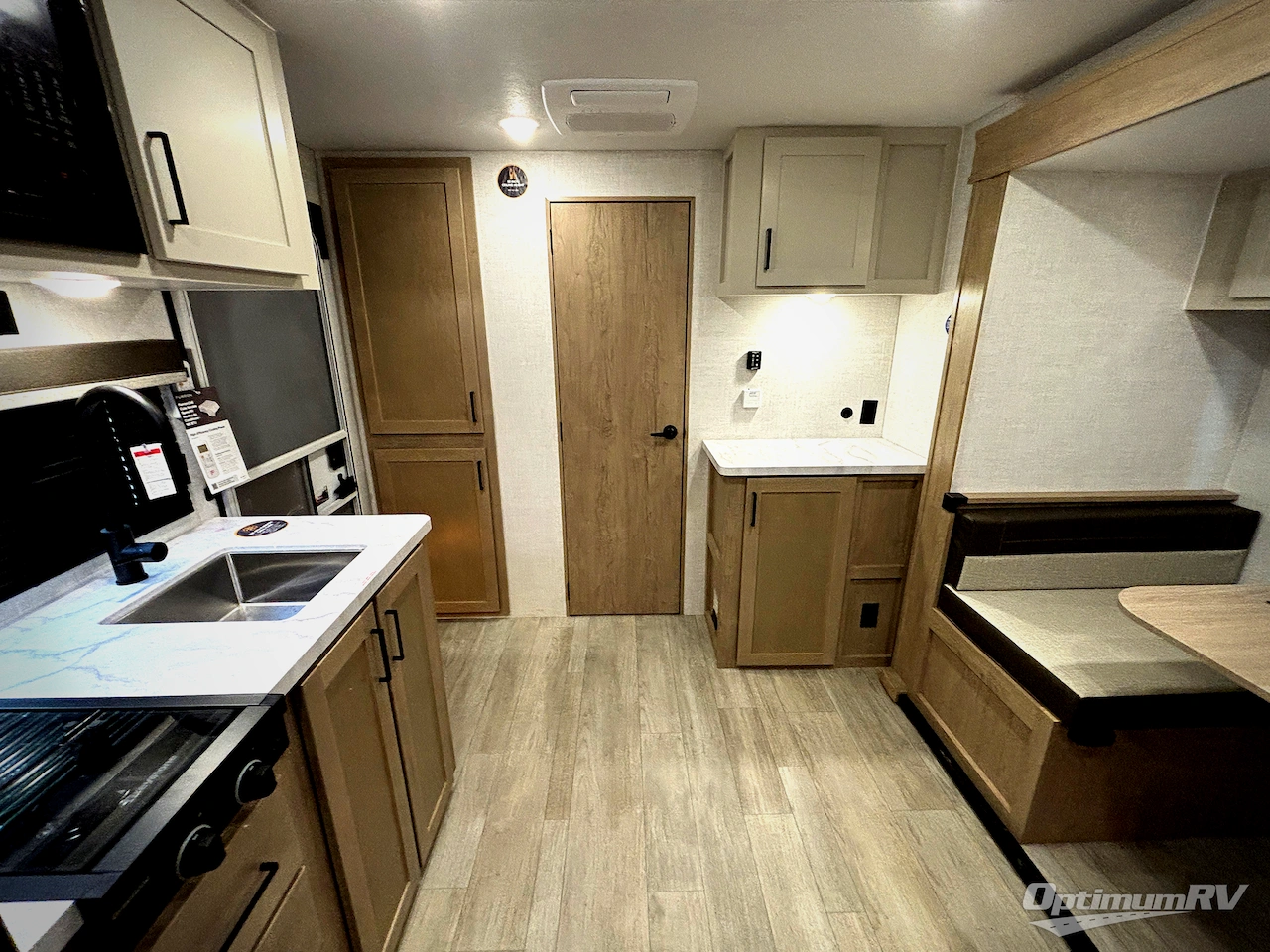 2026 Ember E-Series 18RBE Photo 4