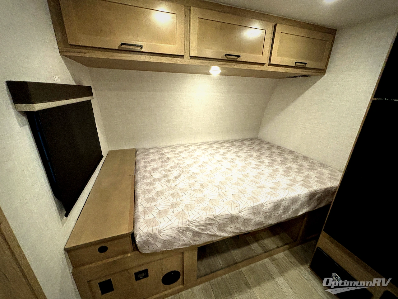 2026 Ember E-Series 18RBE Photo 7