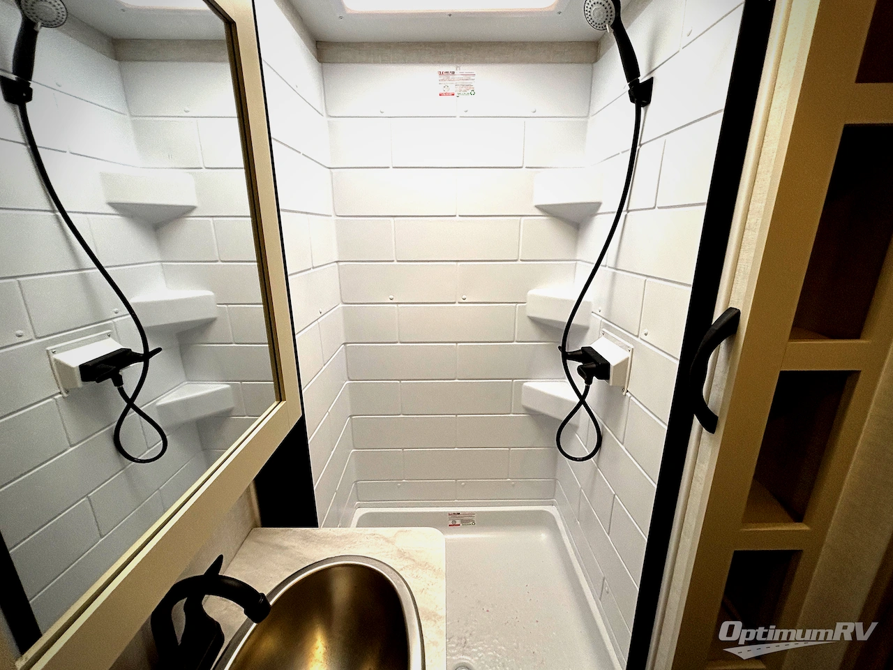 2026 Ember E-Series 18RBE Photo 13