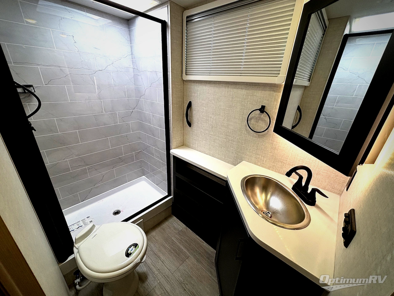 2026 Ember Overland Series 221MSL Photo 13