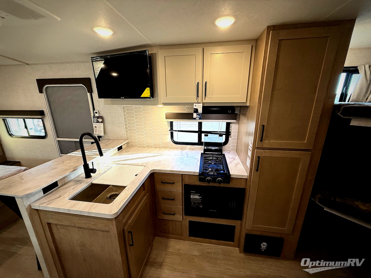 2026 Ember E-Series 22ETS Photo 11