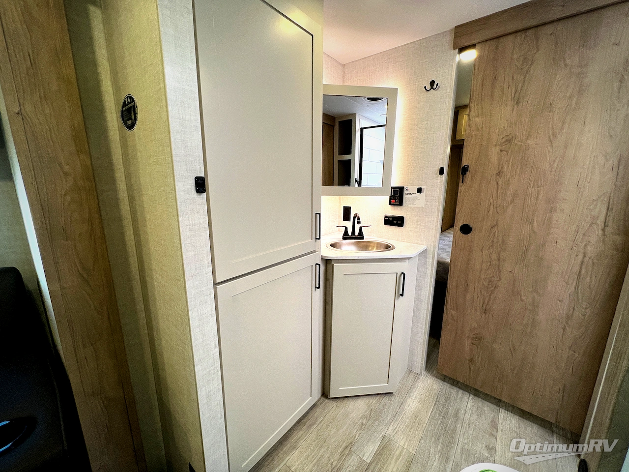 2026 Ember E-Series 24RLD Photo 15