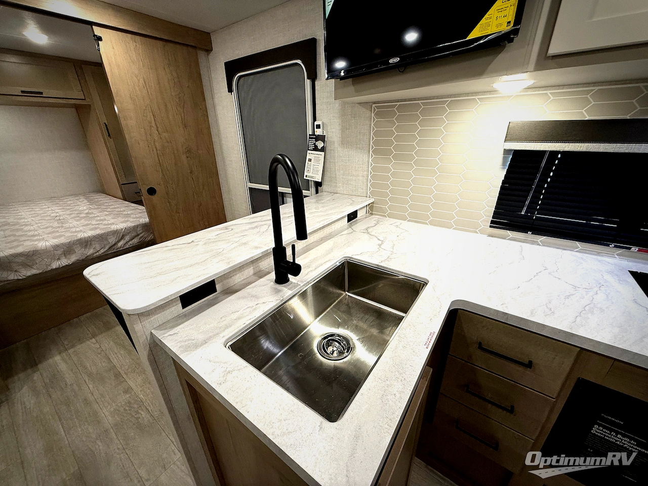 2026 Ember E-Series 26ETS Photo 18