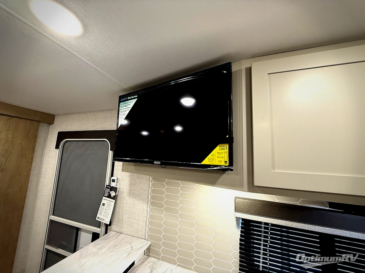 2026 Ember E-Series 26ETS Photo 19