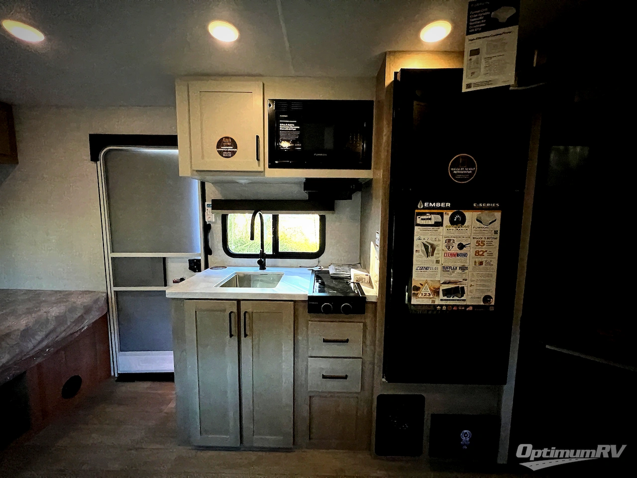 2026 Ember E-Series 19ETS Photo 7