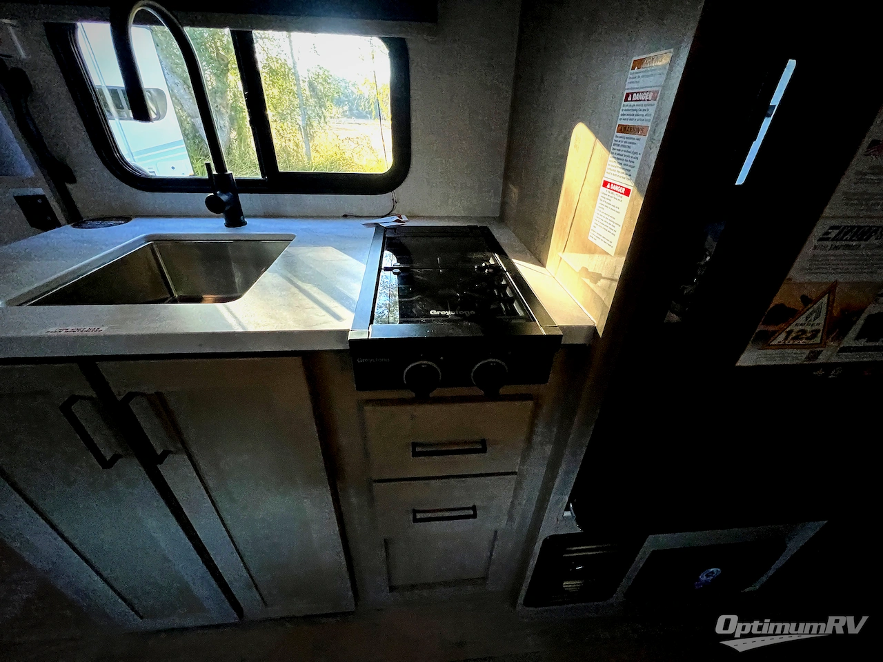 2026 Ember E-Series 19ETS Photo 10