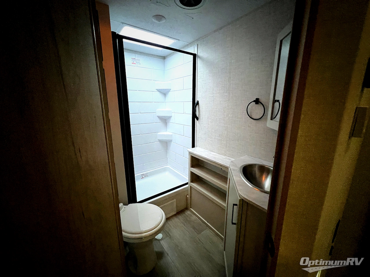 2026 Ember E-Series 19ETS Photo 15