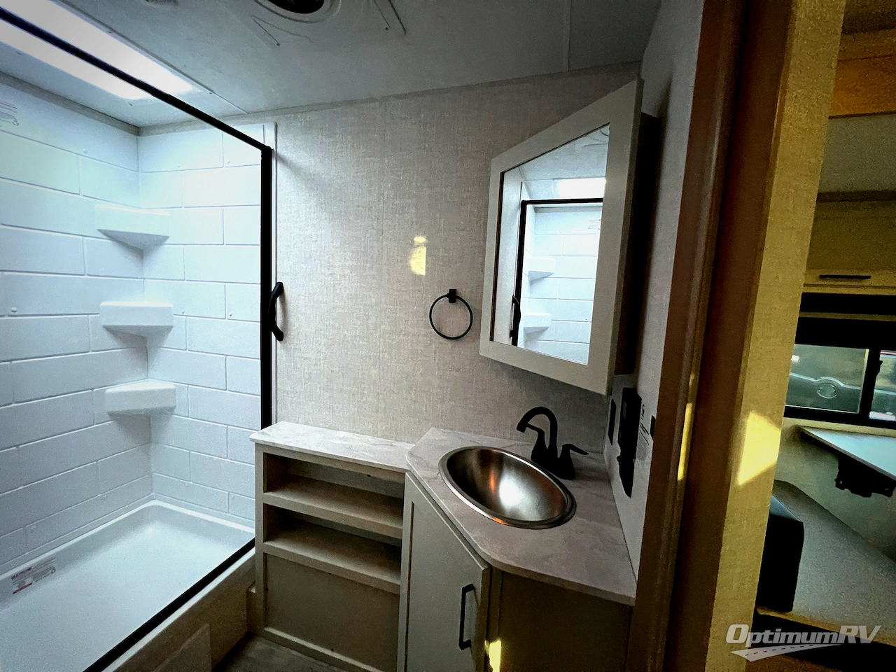 2026 Ember E-Series 19ETS Photo 16