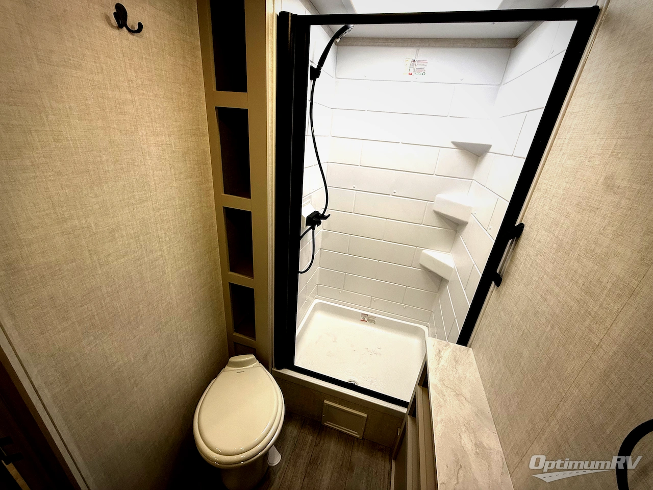 2026 Ember E-Series 19ETS Photo 19