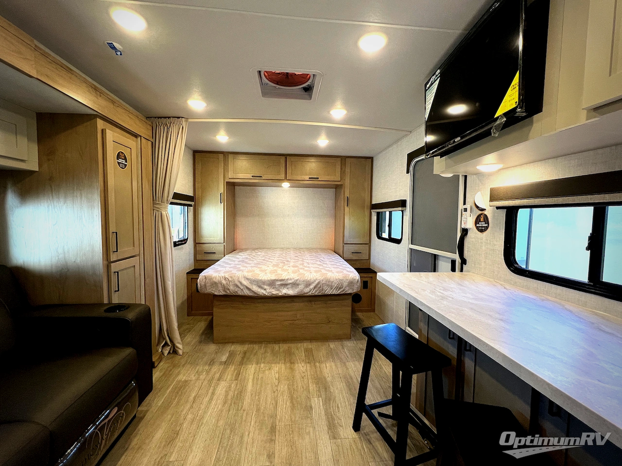 2026 Ember E-Series 21RKE Photo 5