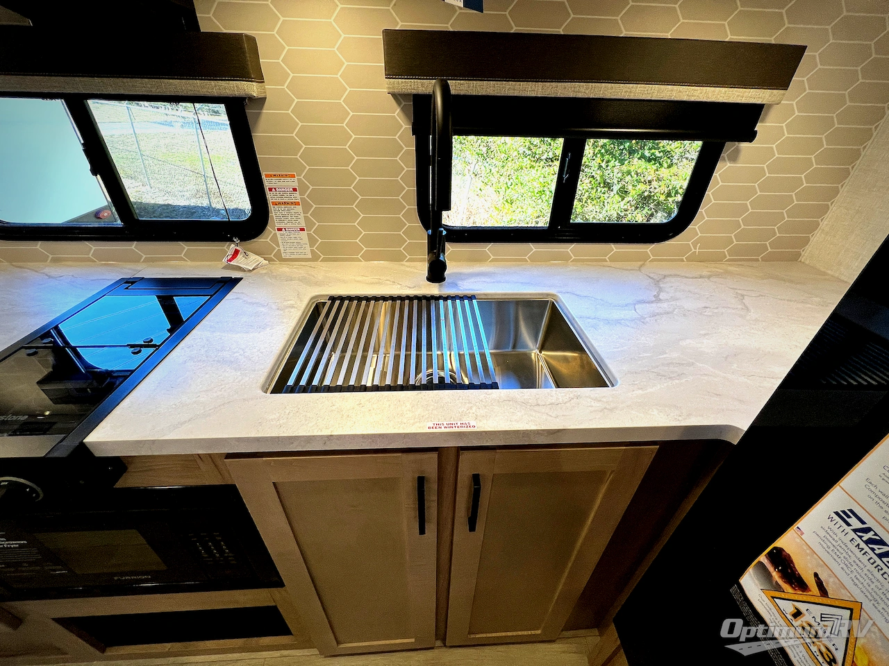 2026 Ember E-Series 21RKE Photo 9