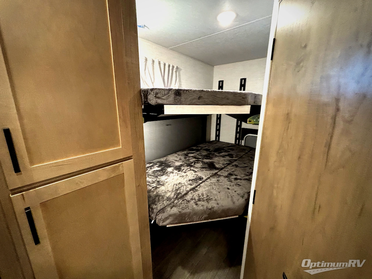 2026 Ember E-Series 26ETS Photo 13