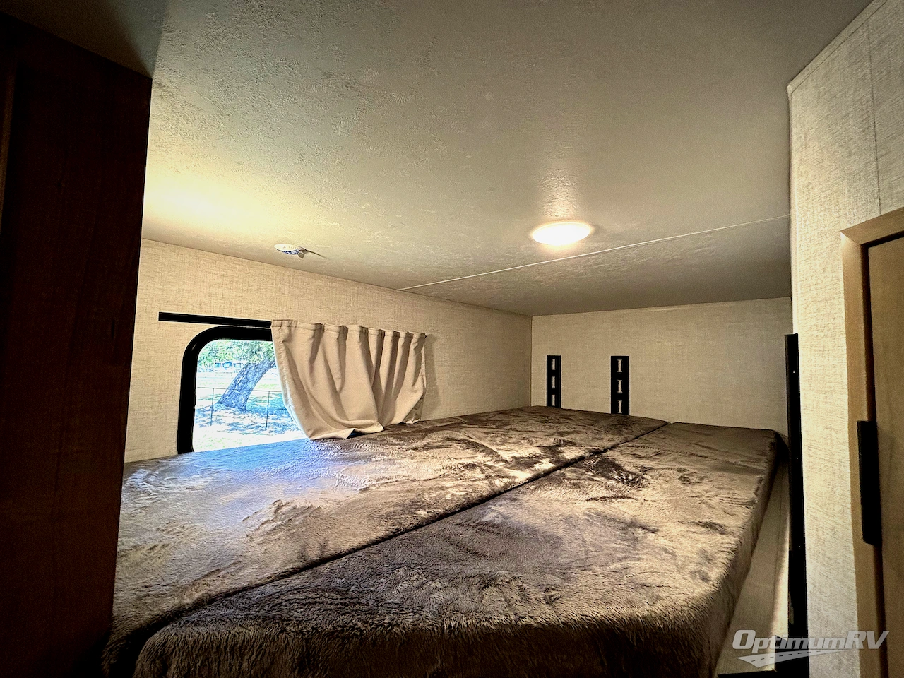 2026 Ember E-Series 26ETS Photo 14