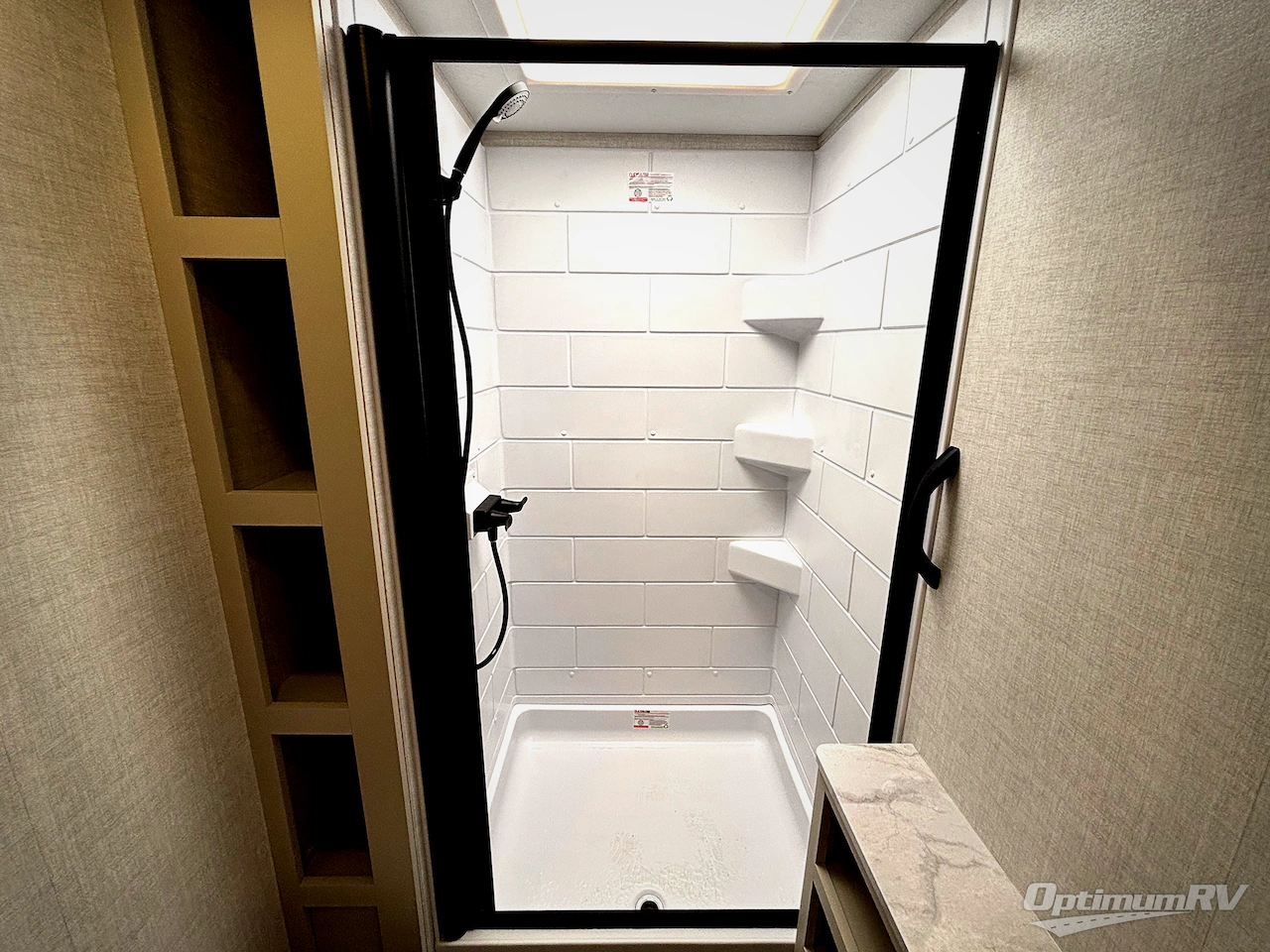 2026 Ember E-Series 26ETS Photo 17