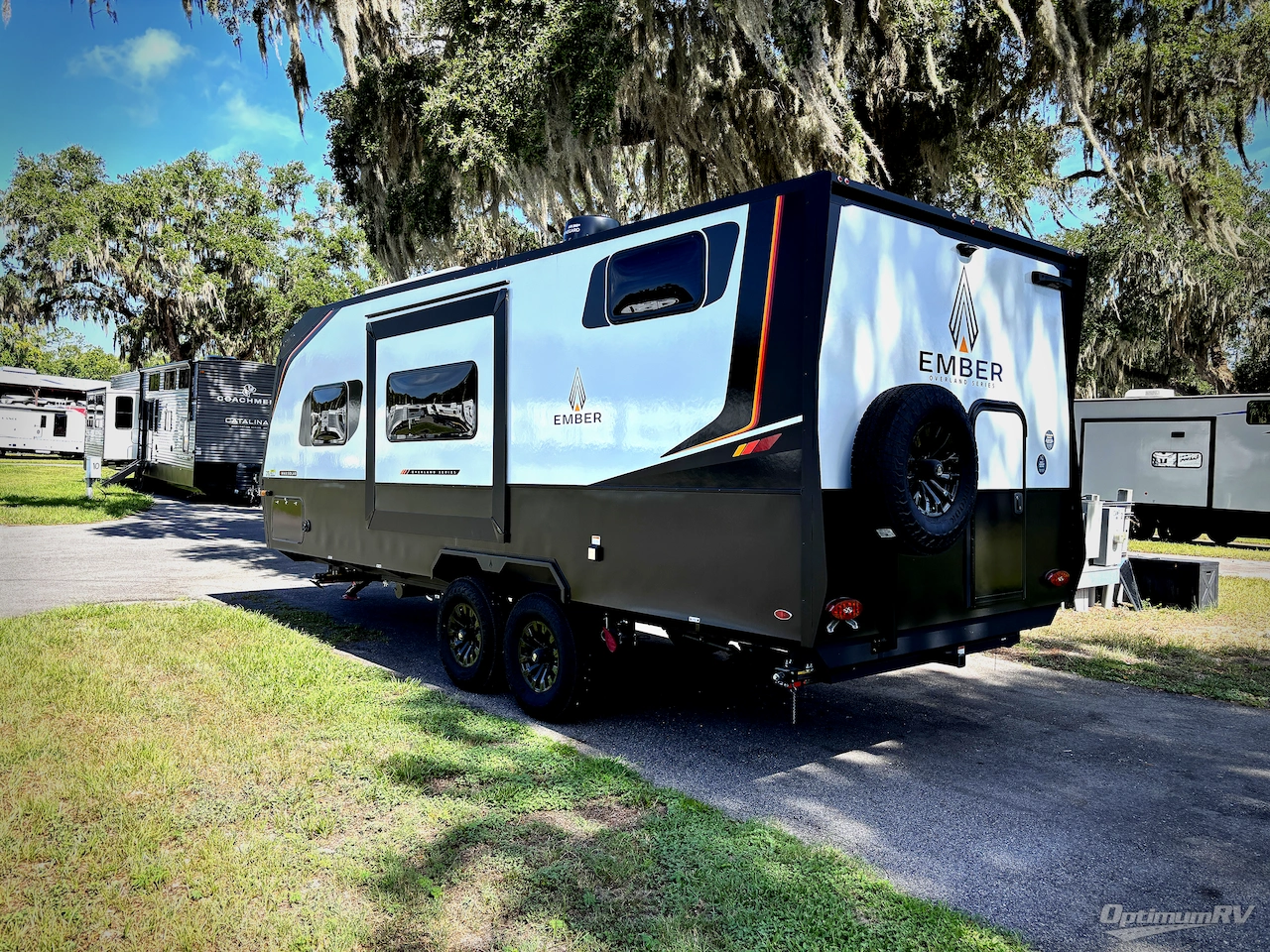 2026 Ember Overland Series 221MSL Photo 3