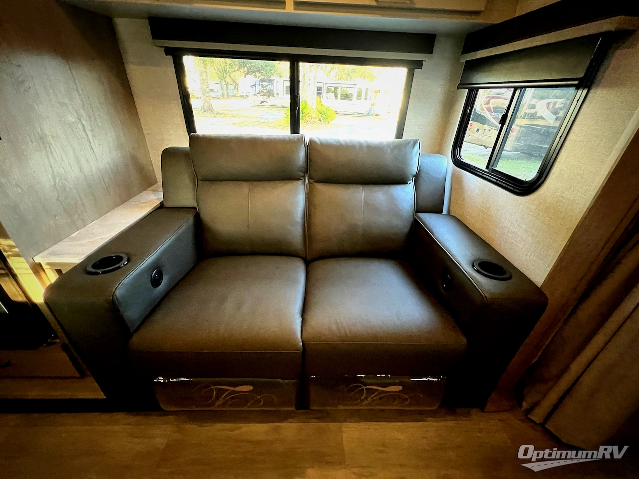 2026 Ember E-Series 22ETS Photo 6