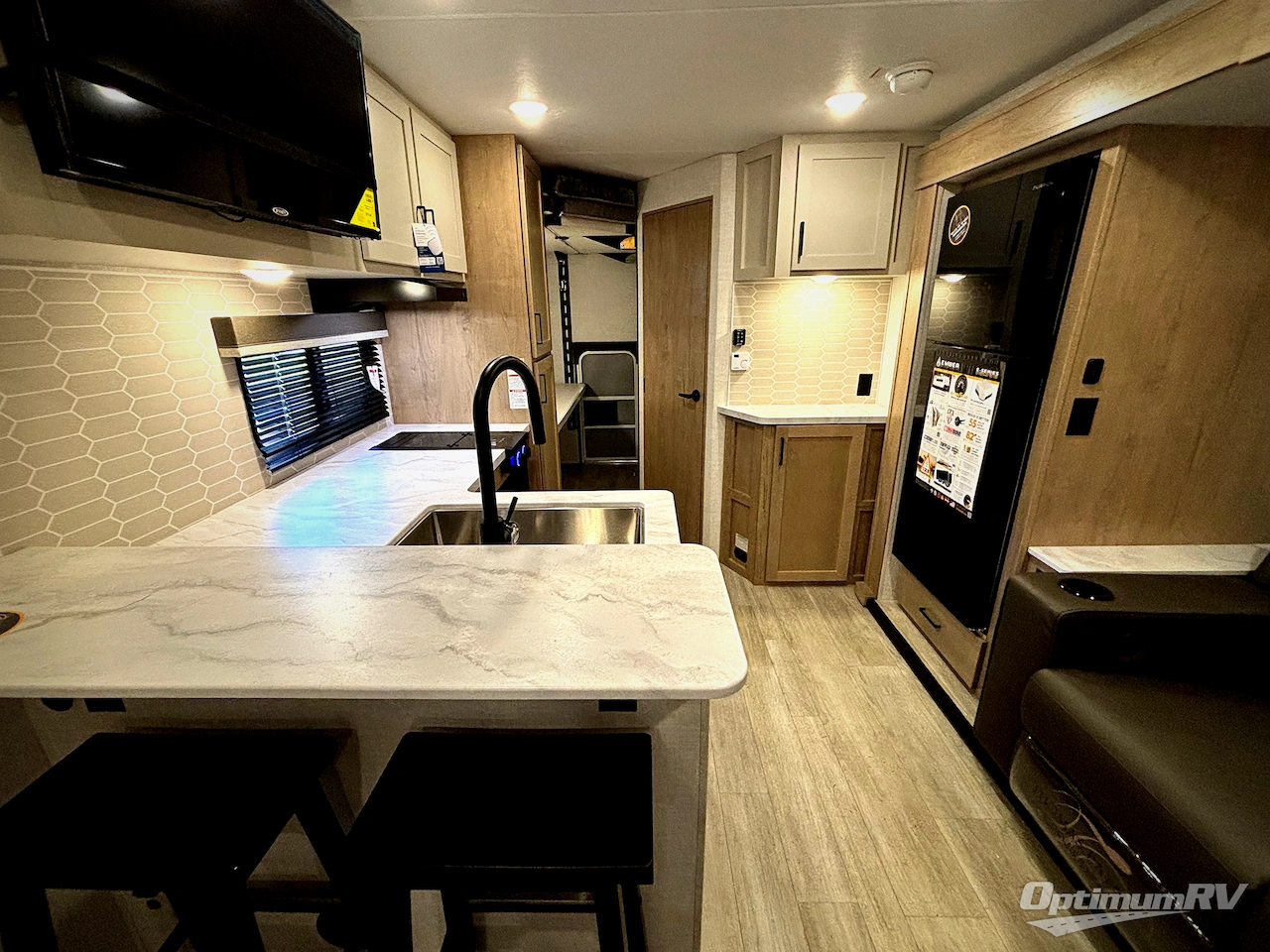 2026 Ember E-Series 22ETS Photo 4