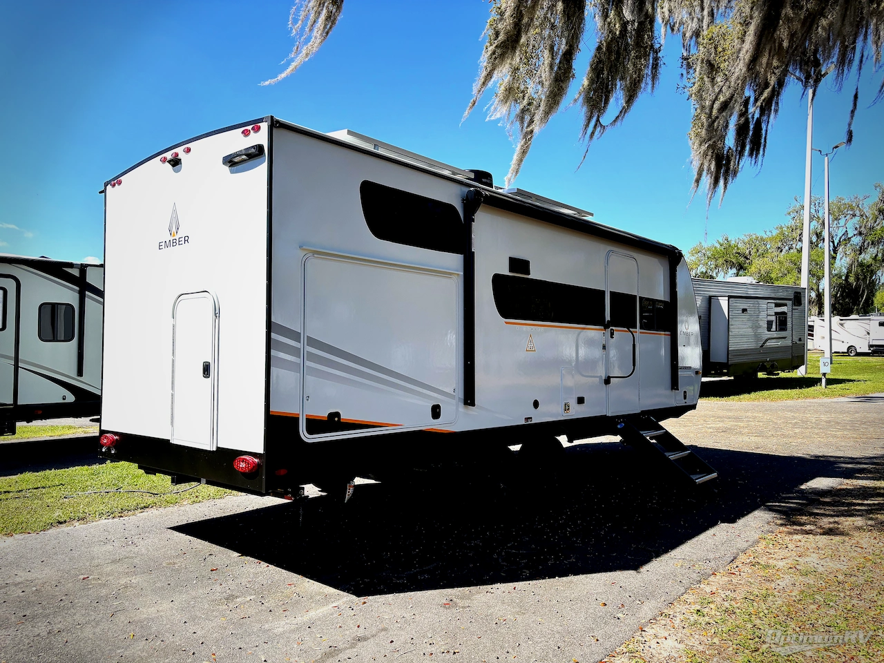 2026 Ember E-Series 22ETS Photo 2