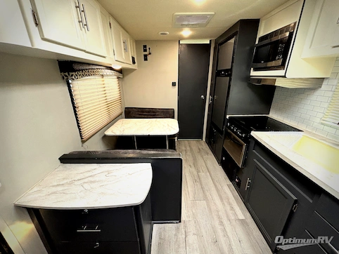 2018 Dutchmen Kodiak Ultra Lite 201QB RV Photo 2