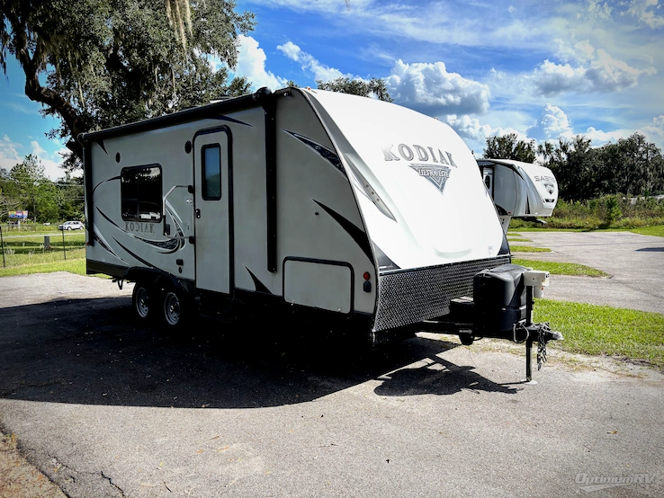 2018 Dutchmen Kodiak Ultra Lite 201QB RV Photo 1