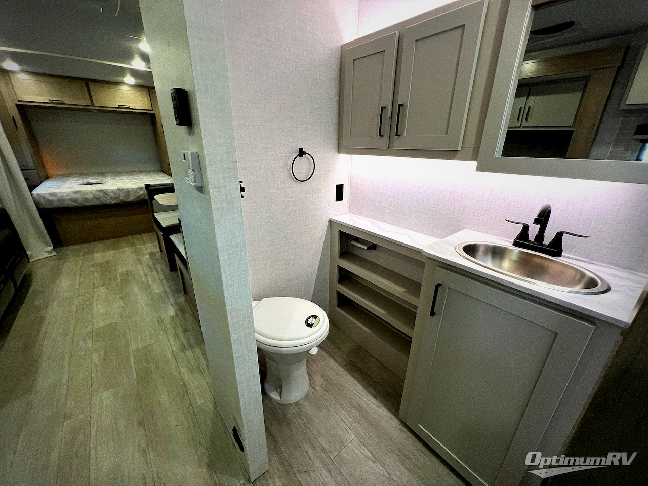 2026 Ember E-Series 22MLQ Photo 15