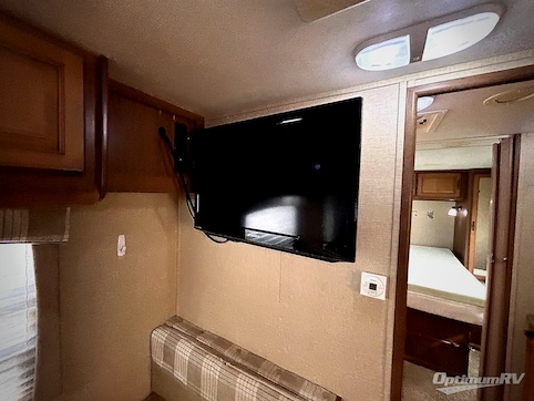 2013 Cruiser ViewFinder Signature V-24SD RV Photo 4