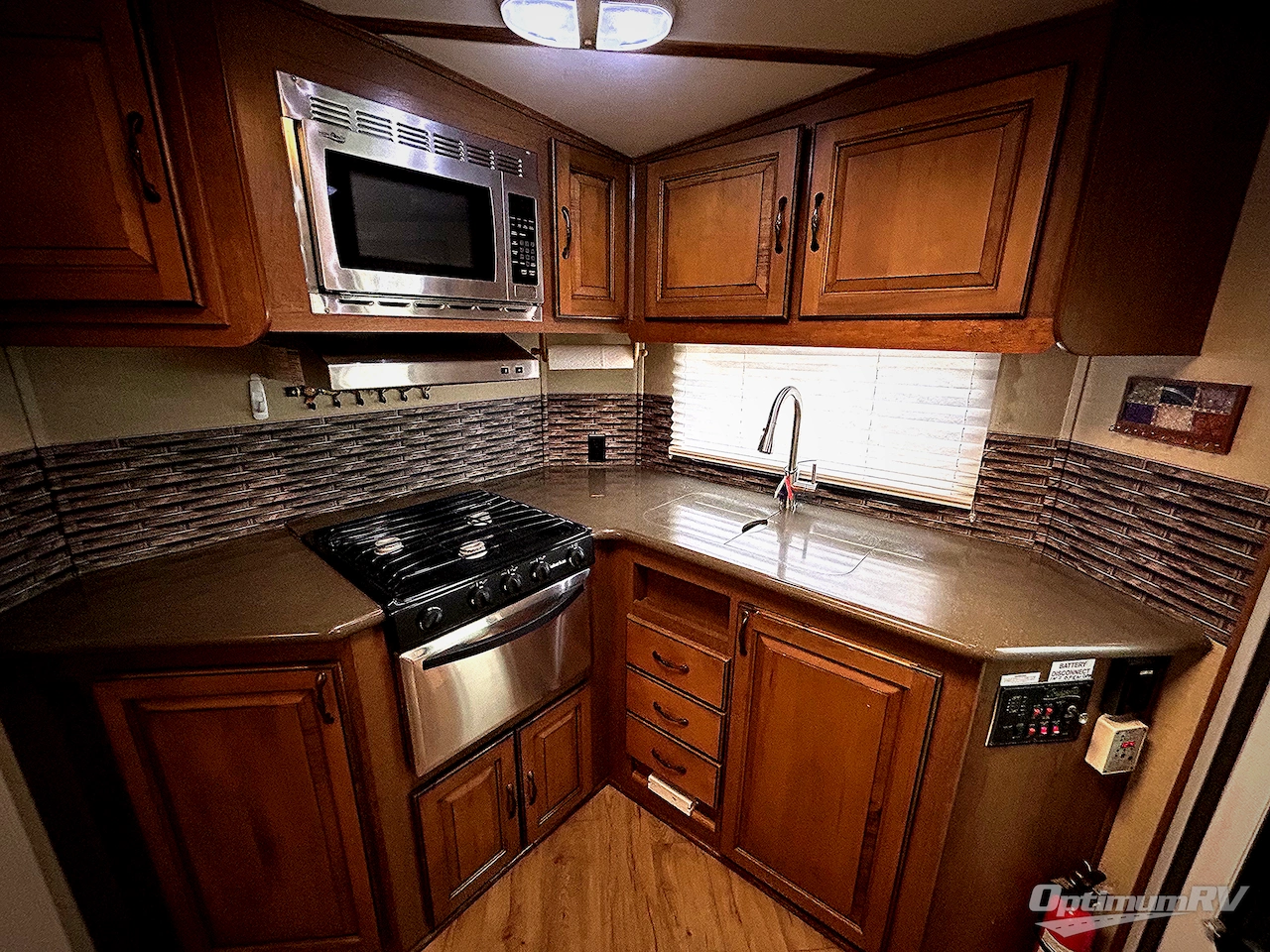 2013 Cruiser ViewFinder Signature V-24SD Photo 6