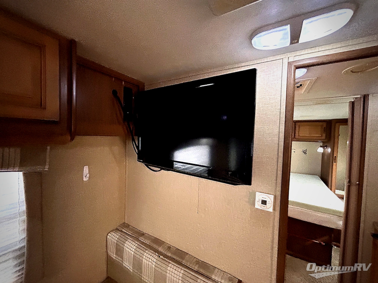 2013 Cruiser ViewFinder Signature V-24SD Photo 10