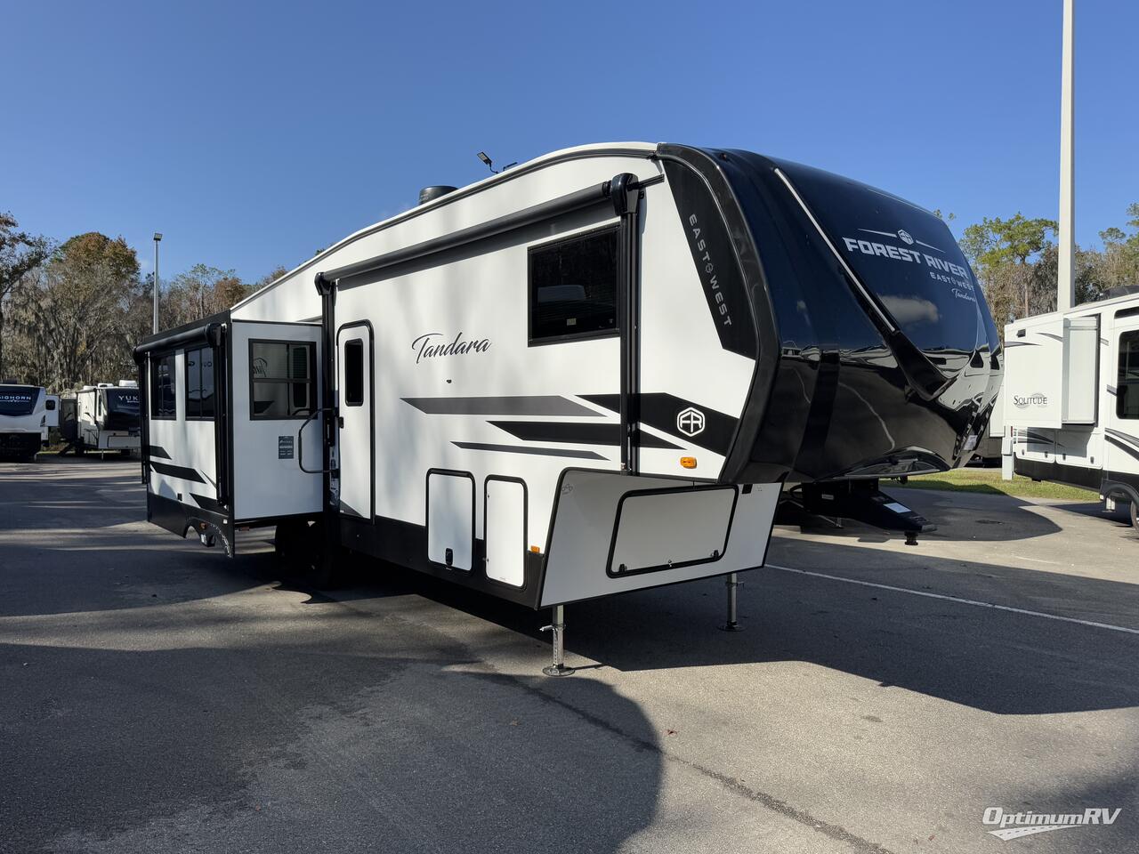 2025 East To West Tandara 28RL Photo 1