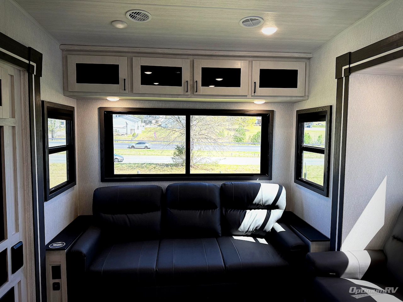 2025 East To West Tandara 386MB-OK Photo 9