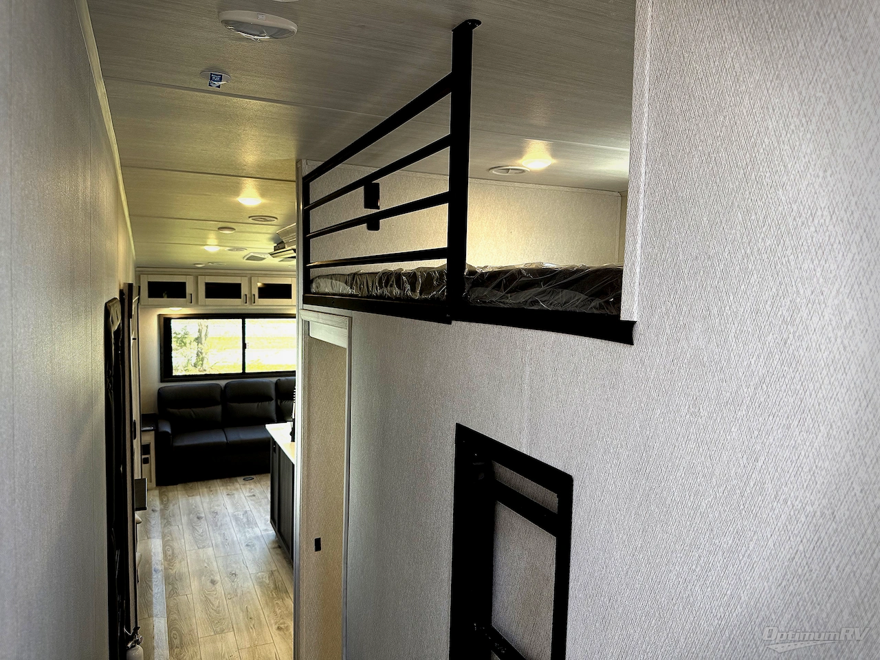 2025 East To West Tandara 386MB-OK Photo 14