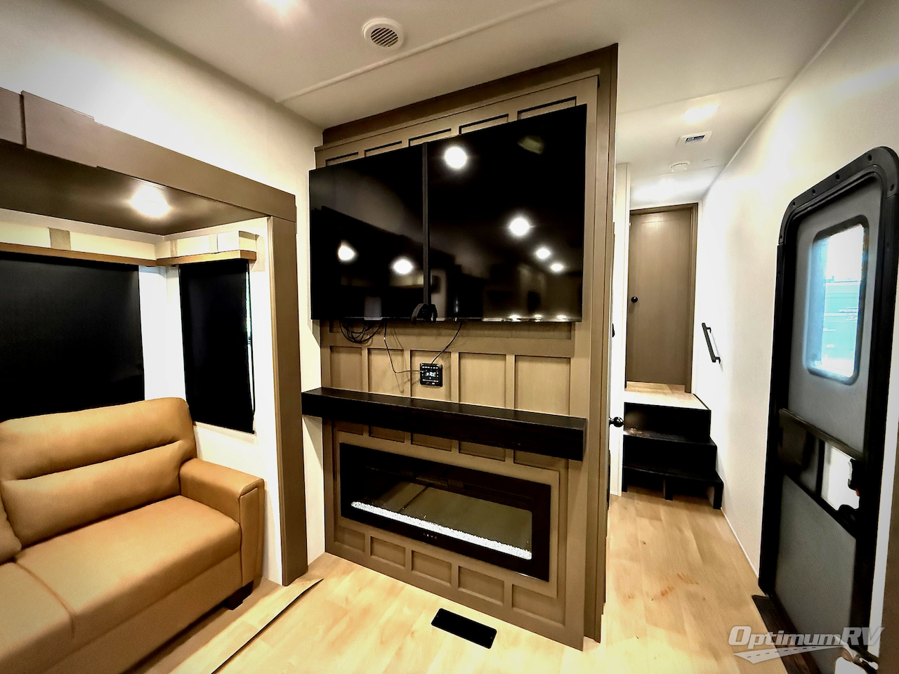 2026 East To West Tandara 388LR Photo 6