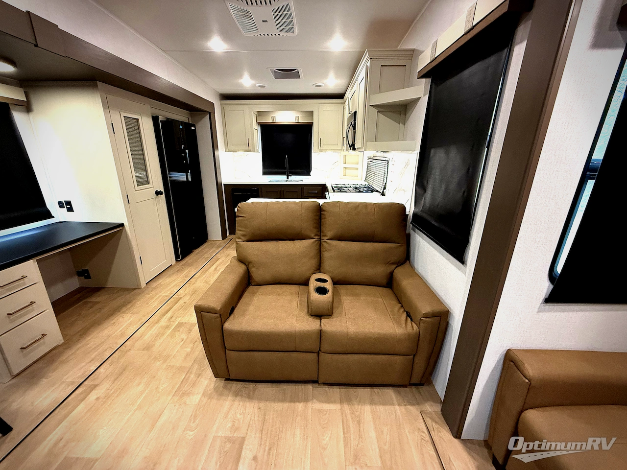 2026 East To West Tandara 388LR Photo 8