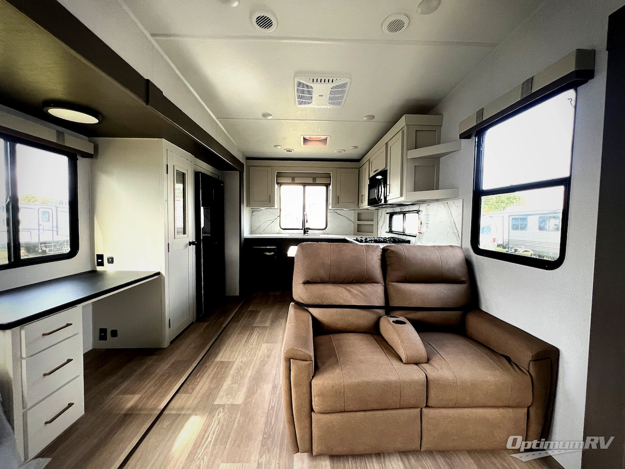 2026 East To West Tandara 388LR Photo 4