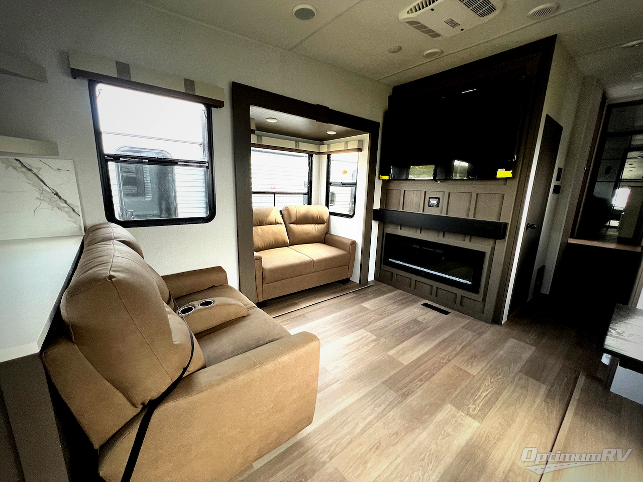 2026 East To West Tandara 388LR Photo 6