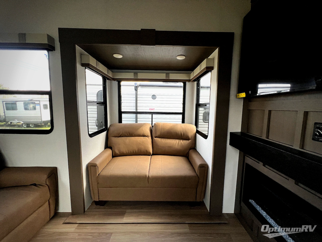 2026 East To West Tandara 388LR Photo 8