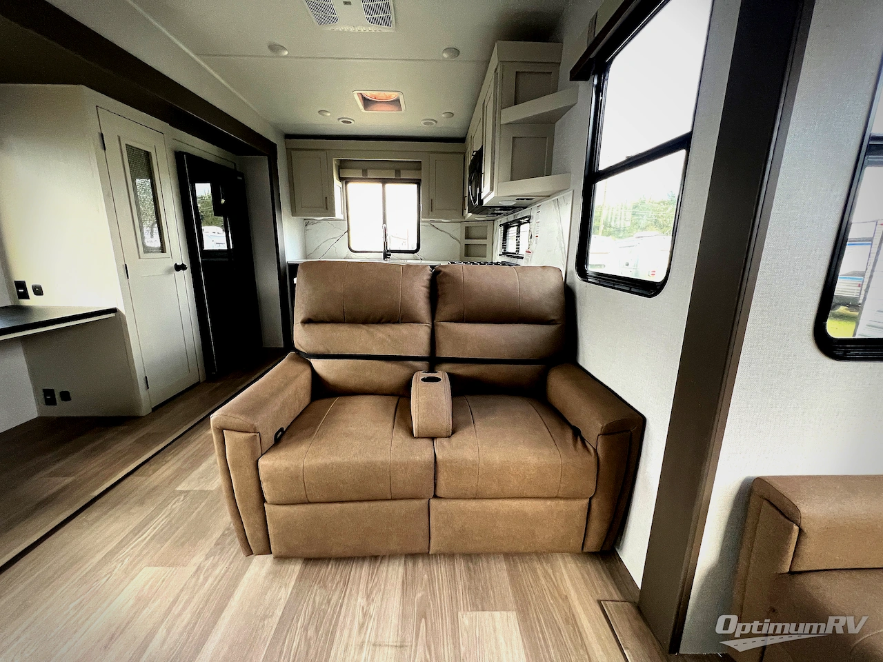 2026 East To West Tandara 388LR Photo 9