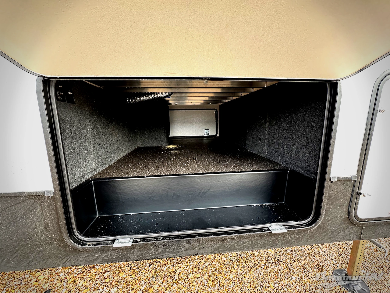 2026 East To West Tandara 388LR Photo 2