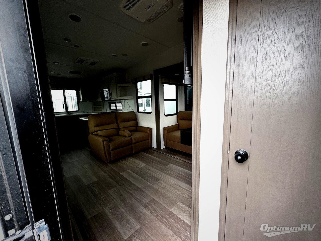 2026 East To West Tandara 388LR Photo 3