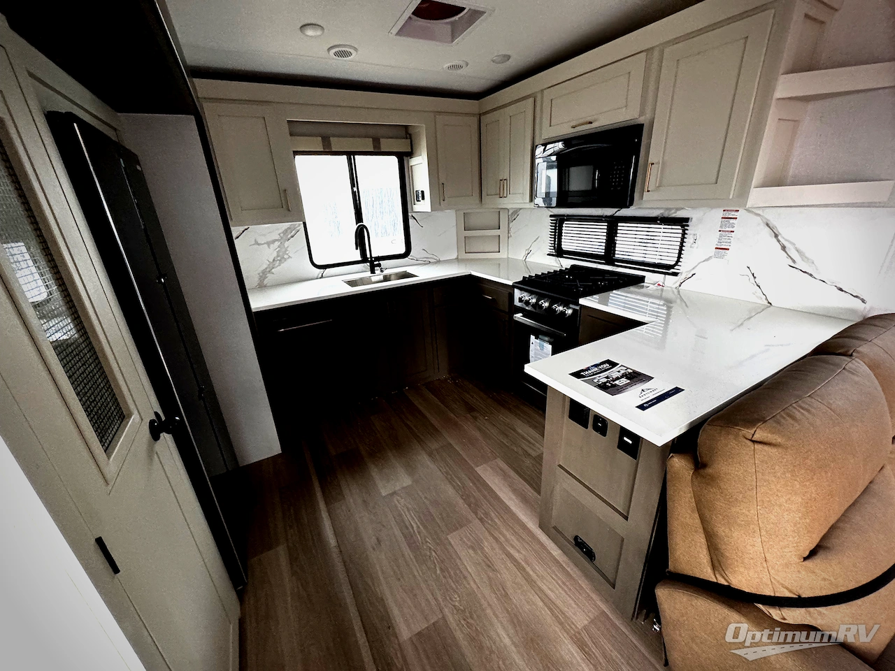 2026 East To West Tandara 388LR Photo 12