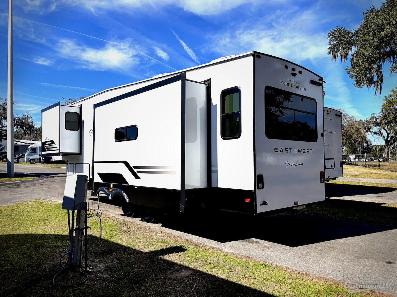 2026 East To West Tandara 295RL Photo 3