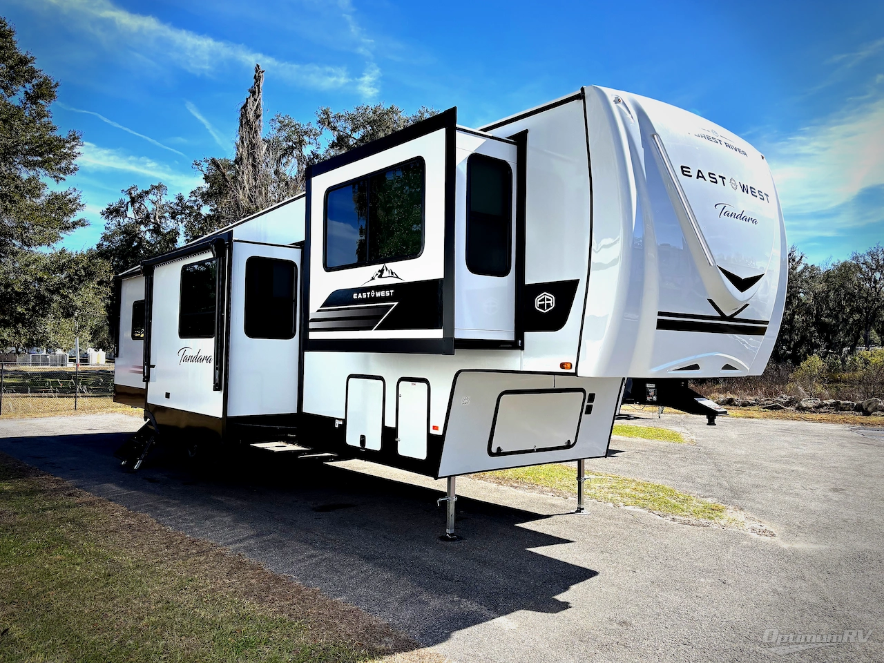 2026 East To West Tandara 390FL Photo 1