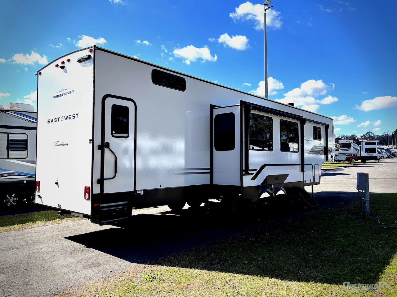 2026 East To West Tandara 389DS Photo 2