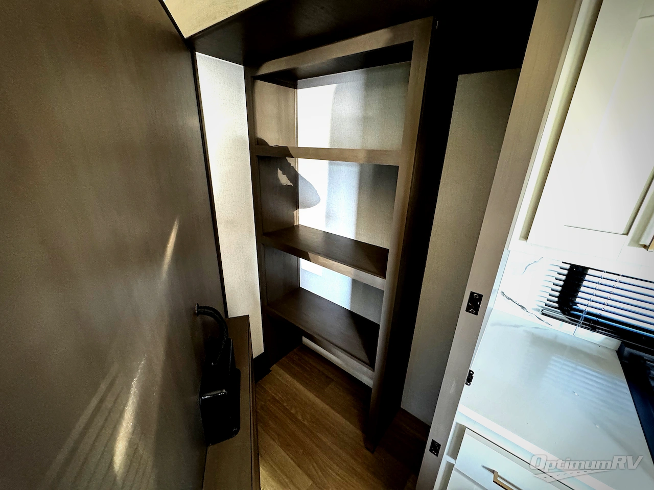 2026 East To West Tandara 389DS Photo 12